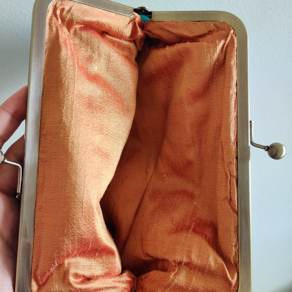 VINTAGE|| Turquoise LACE clutch purse with contrast orange interior - Picture 4 of 9